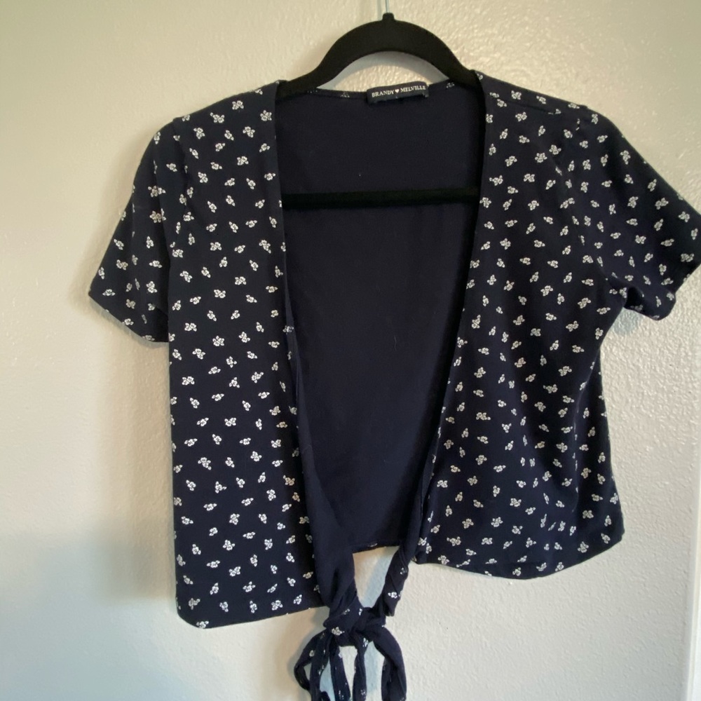 BRANDY MELVILLE WRAP TOP